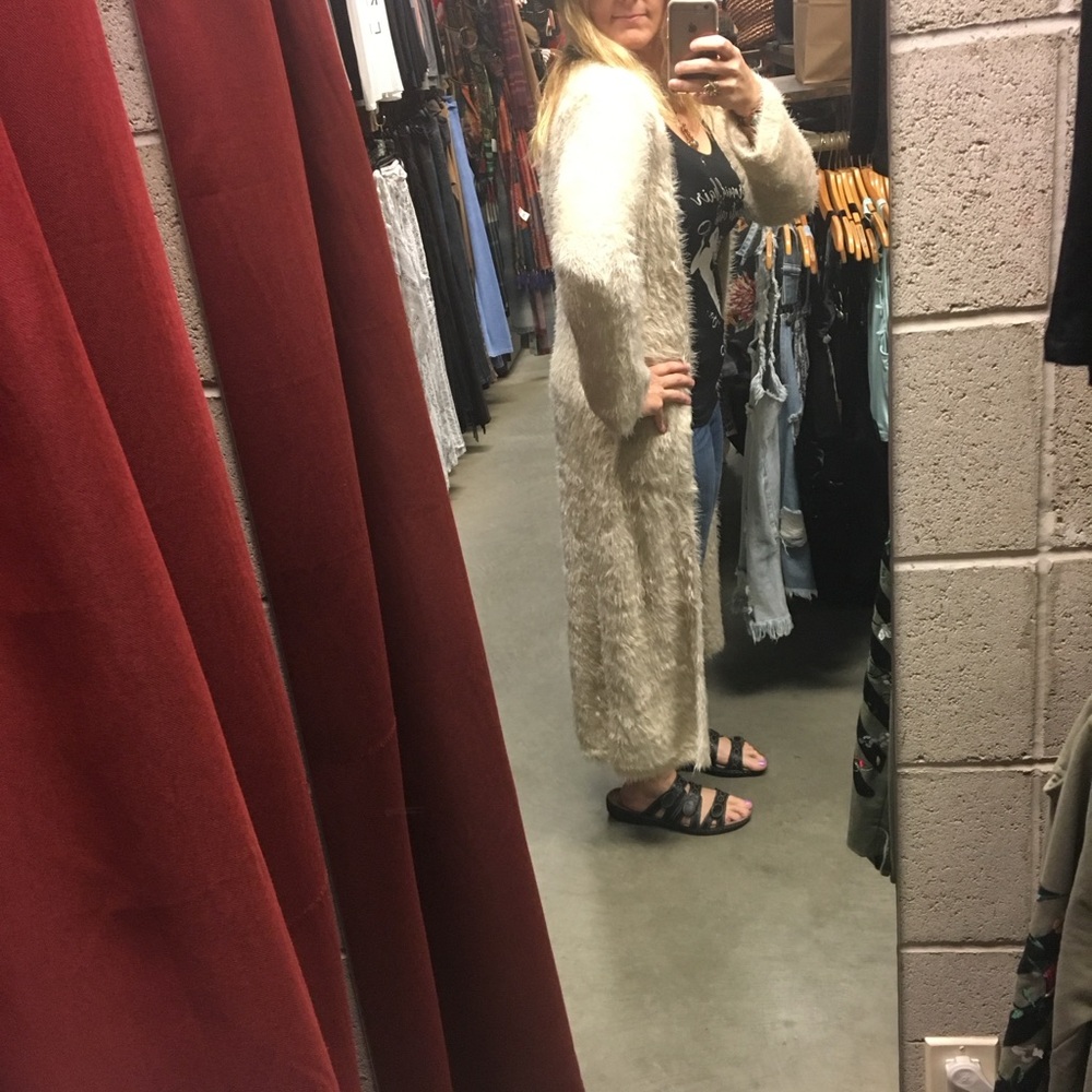 Soft luxurious Lamb fur Long Cream Fuzzy Cardigan - Picture 5 of 6